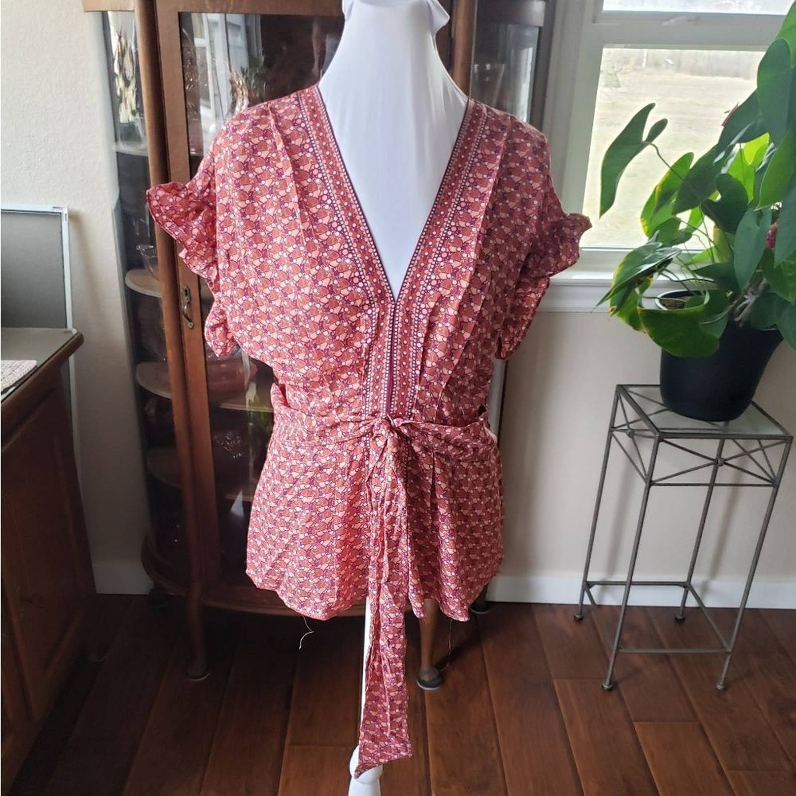 Max Studio Boho Top V Neck Tie Front Pink Orange Print New Sz S